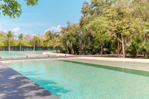 Condo Maxim E 305 Condo — 4-Star Luxury Hotel in Playa Del Carmen, Mexico