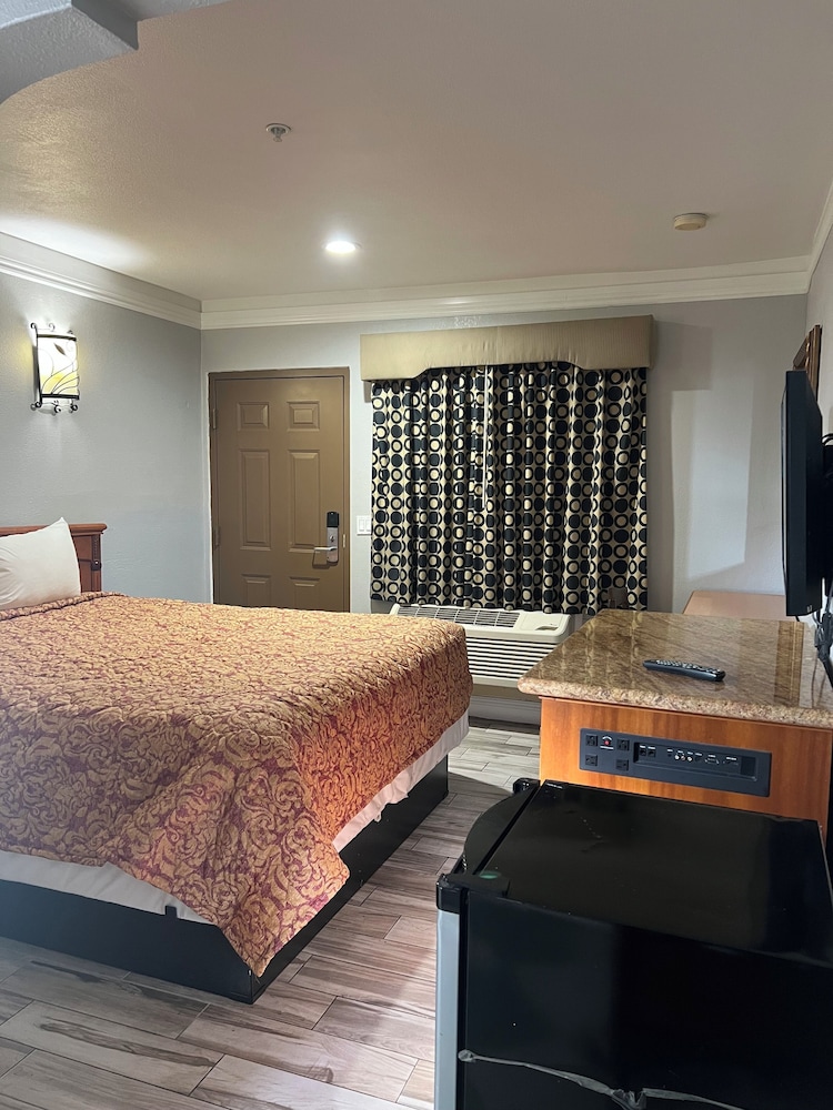 Amber Motel - photo 8