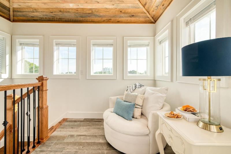 Edgewater By Avantstay Gorgeous Character Lakefron - photo 8
