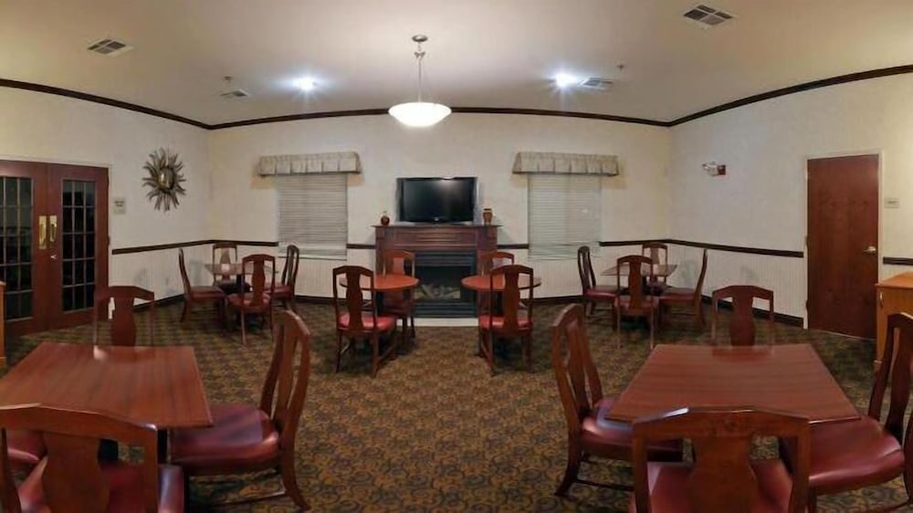 Holiday Inn Express Hotel & Suites Dayton West Brookville by IHG - photo 21