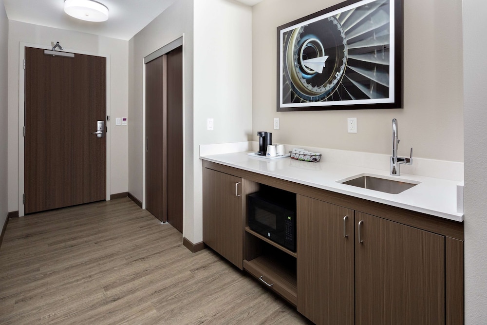 Hampton Inn & Suites San Diego Airport Liberty Station - photo 32