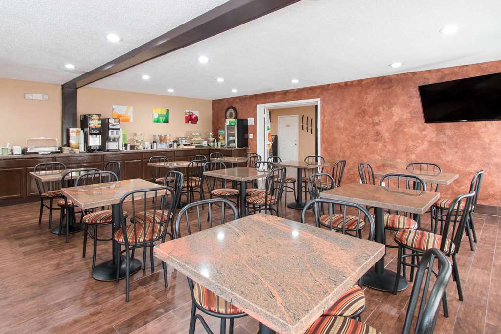 Quality Inn & Suites I 35 near Frost Bank Center - photo 27