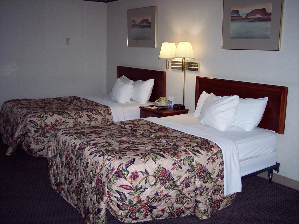 Days Inn Meadville Conference Center - photo 4