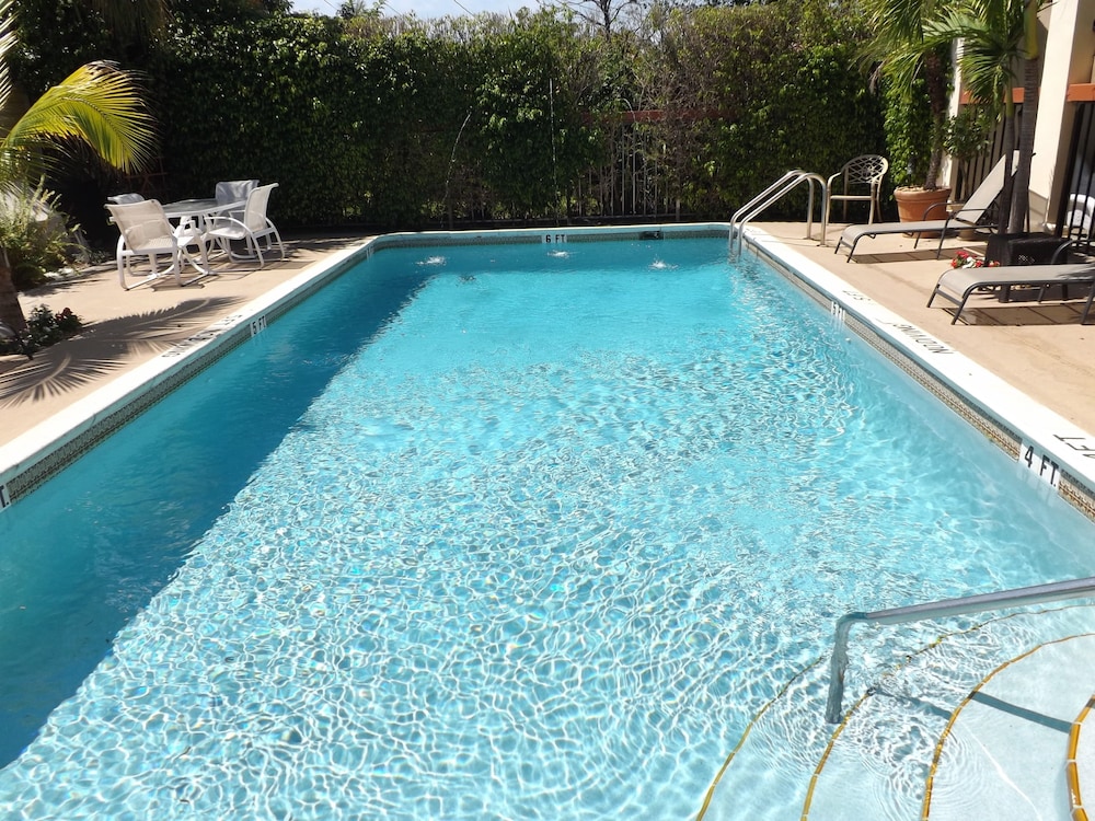 Palm Breeze Hotel - photo 34