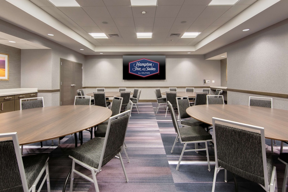 Hampton Inn & Suites Fort Worth Downtown - photo 37