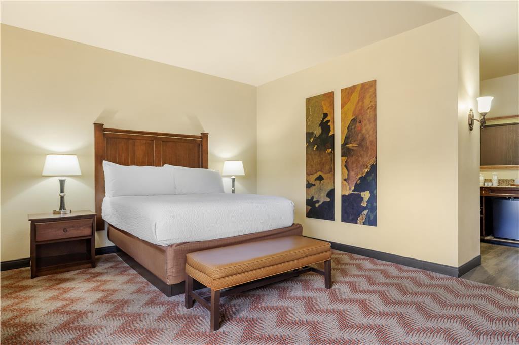 Best Western Plus Cimarron Hotel & Suites - photo 30