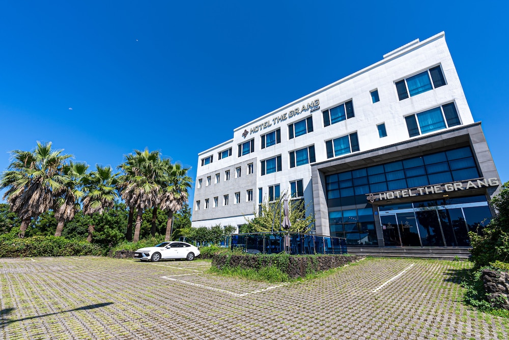 Hotel The Grang Jungmun in Seogwipo, South Korea