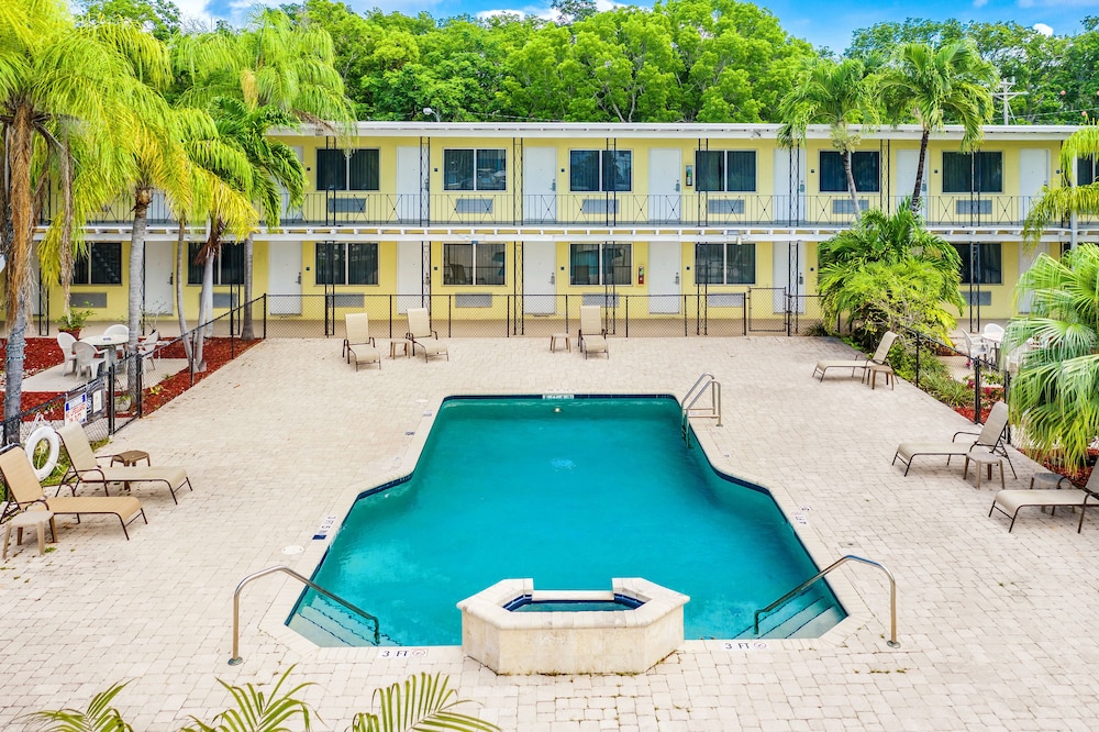 Key Largo Inn - photo 20