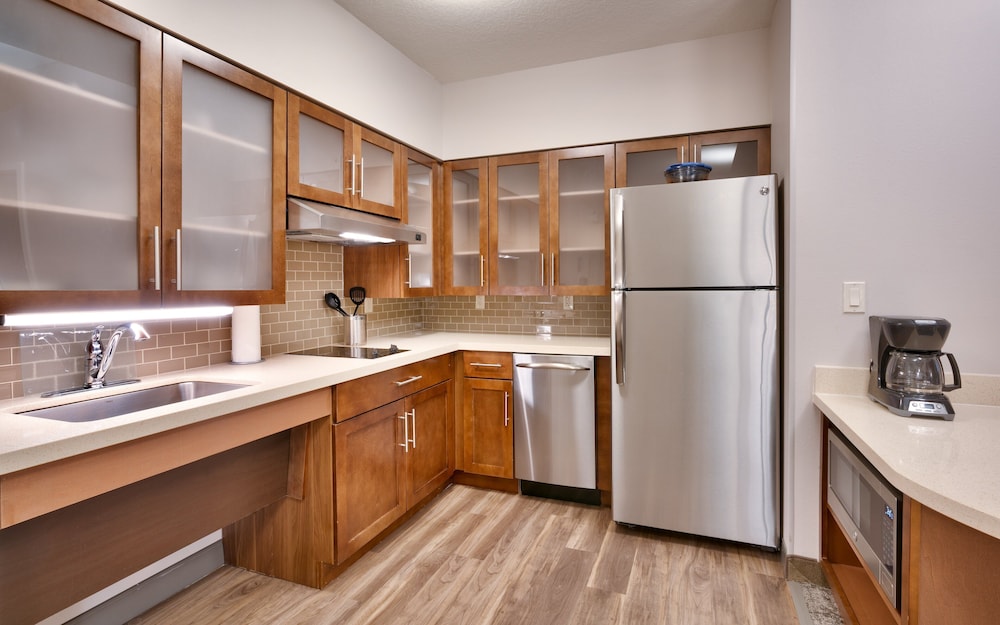 Staybridge Suites Gainesville I 75 by IHG - photo 15