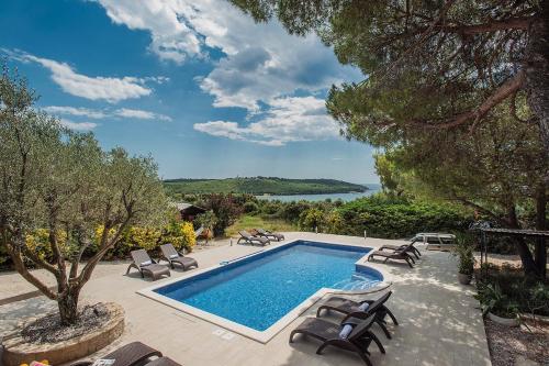 Villa Mima — 4-Star Luxury Hotel in Medulin, Croatia