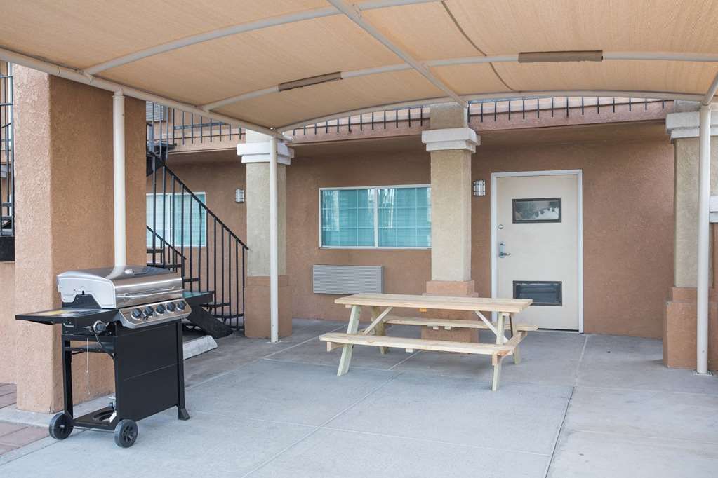 Days Inn by Wyndham El Centro - photo 14
