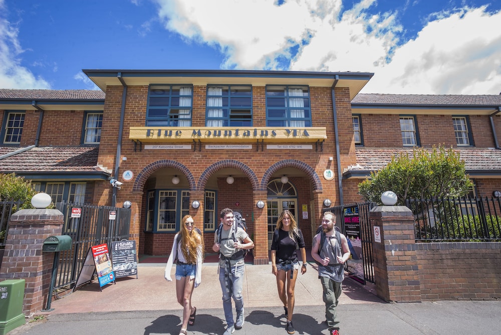 YHA Blue Mountains Katoomba — 4-Star Luxury Hotel in Katoomba, Australia