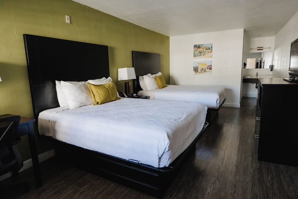 Old Town Western Inn & Suites - photo 19
