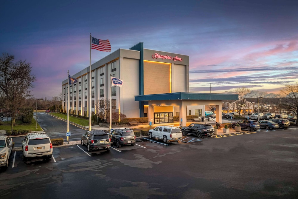 Hampton Inn Long Island Commack — hotel in Commack