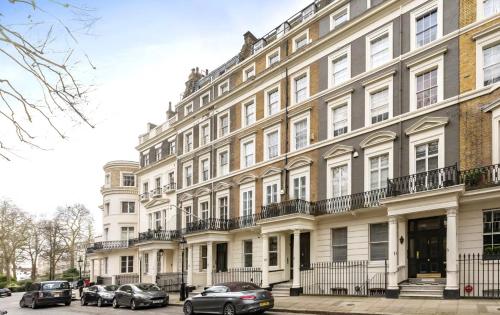 The Harrington Knightsbridge 18 Rutland Gate — 4-Star Luxury Hotel in London, United Kingdom