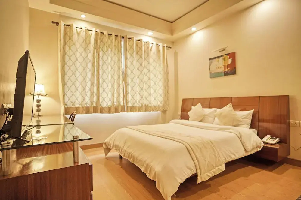 Enkay Suites DLF CyberCity