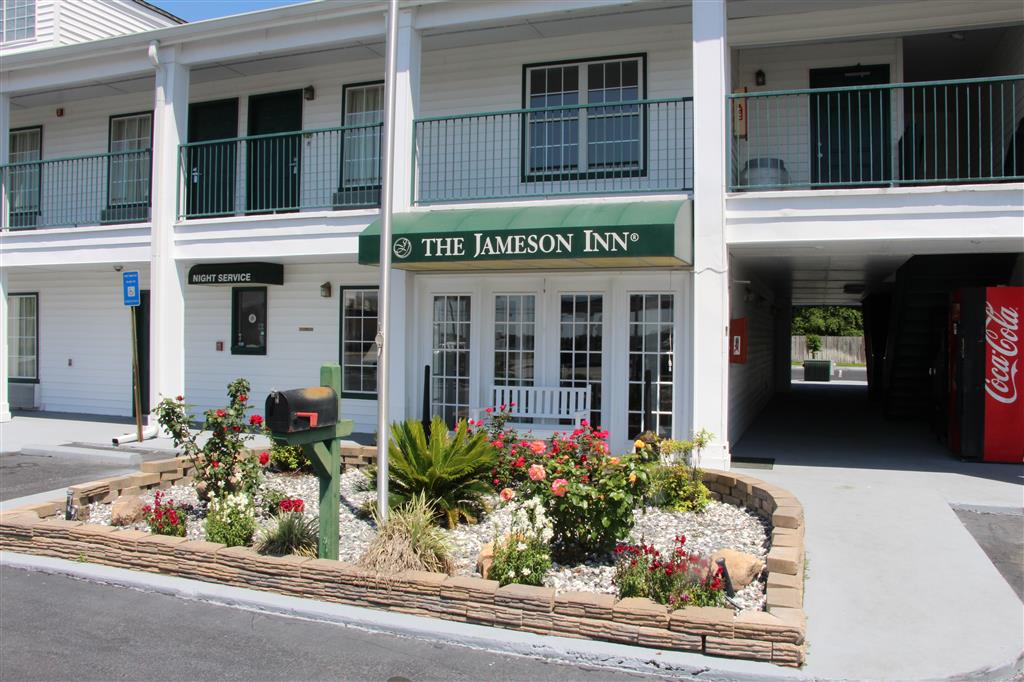 Jameson Inn Douglas - photo 3