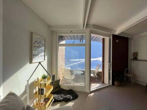 La Mongie Studio Renove Avec Terrasse Plein Sud in Bagneres-De-Bigorre, France