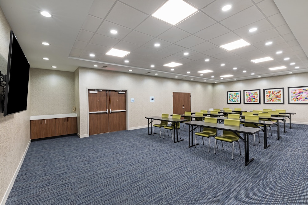 Holiday Inn Express & Suites Purcell by IHG - photo 30