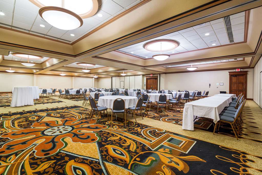 Clarion Hotel Convention Center - photo 55