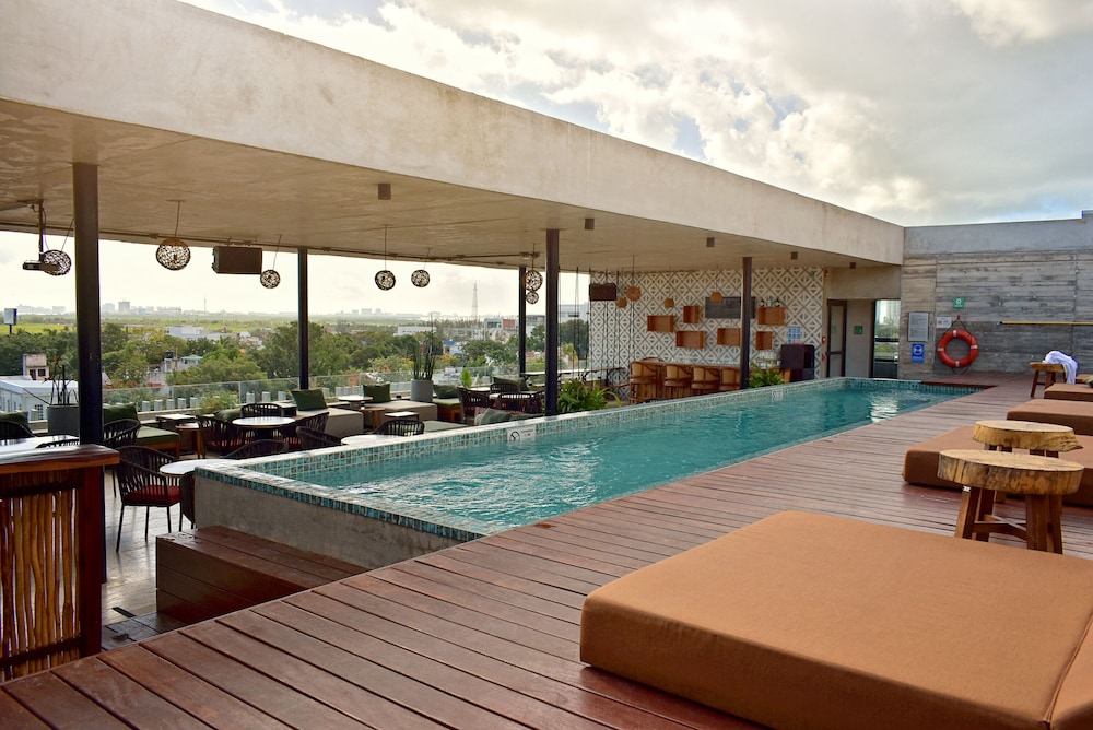 Rooftop pool