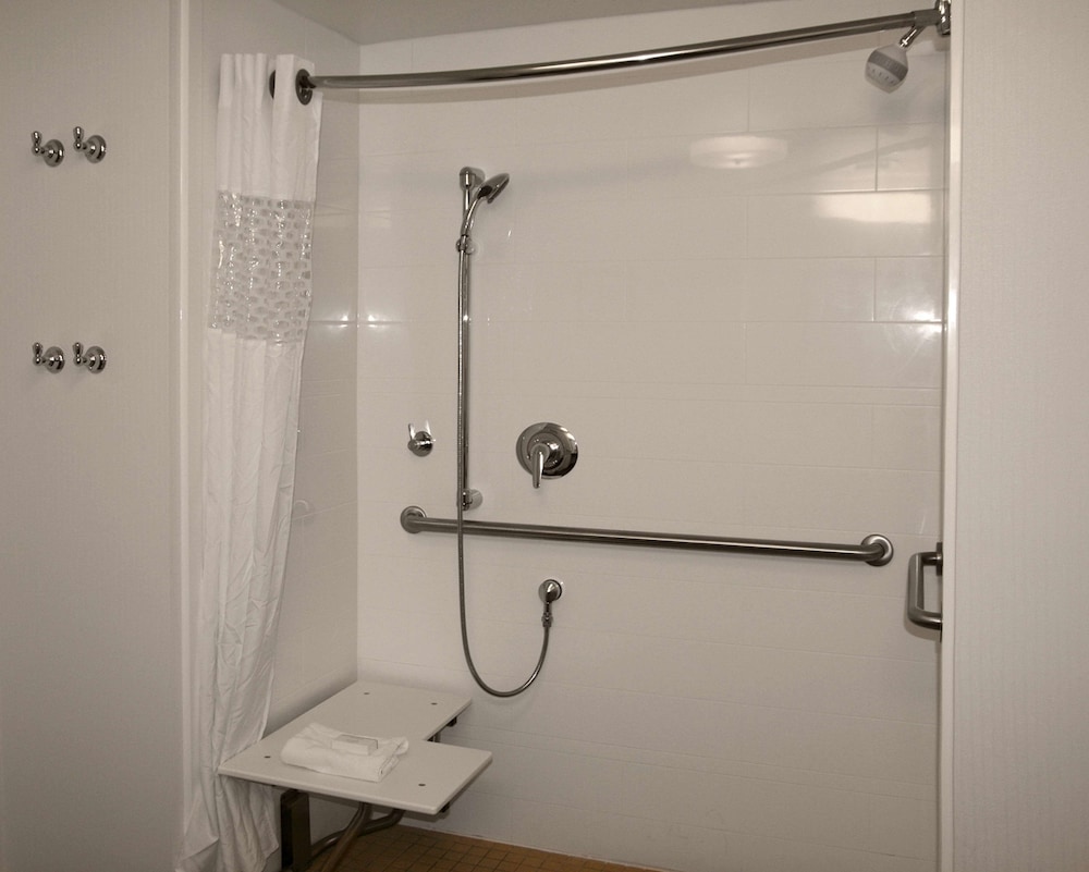 Hampton Inn & Suites Charlotte Pineville - photo 23