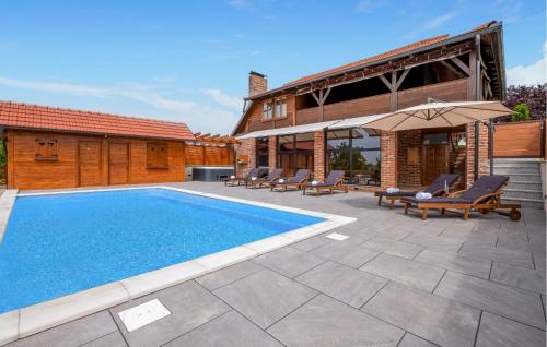 Gorgeous Home In Rovisce — 4-Star Luxury Hotel in Rovisce, Croatia