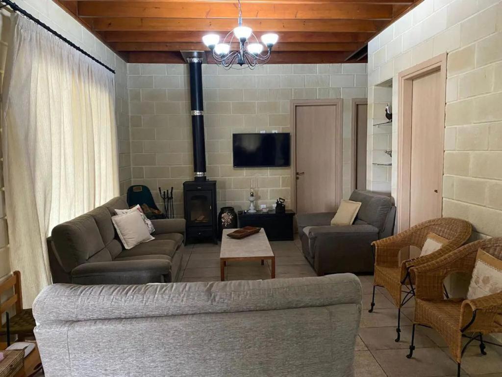 Stavros Country House