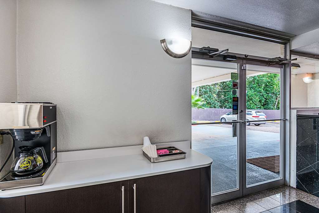 Motel 6 Cleveland TX - photo 24