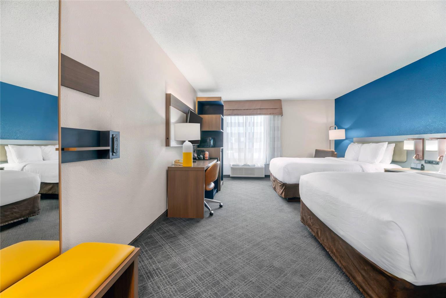 Comfort Inn & Suites Sheboygan I 43 - photo 17