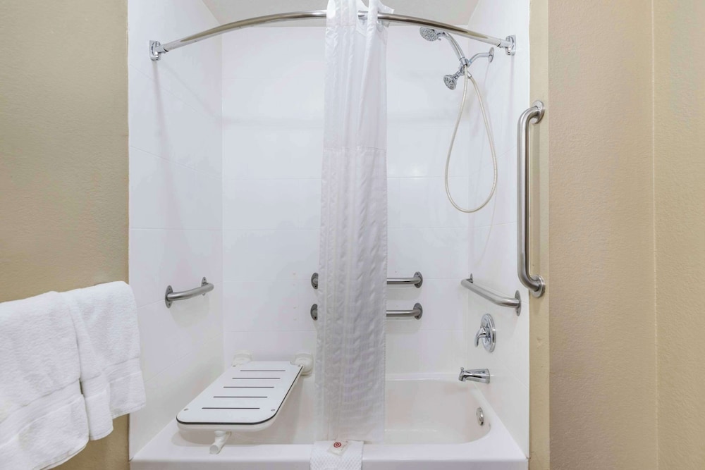 Grain Valley Inn Kansas City - photo 14