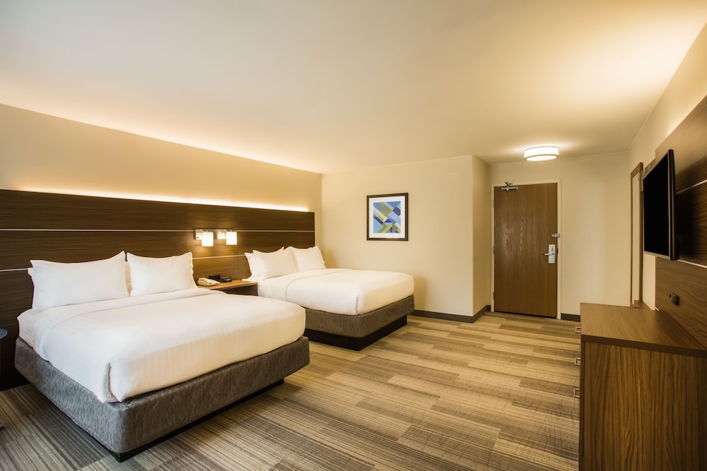 Holiday Inn Express & Suites Cedar City by IHG - photo 14
