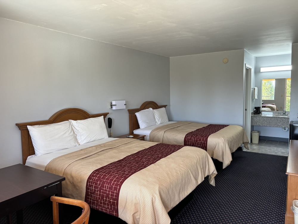Clairmont Inn - photo 6