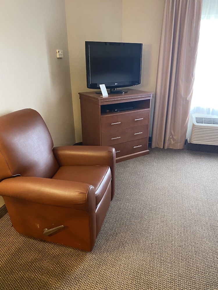 Candlewood Suites Williamsport by IHG - photo 26