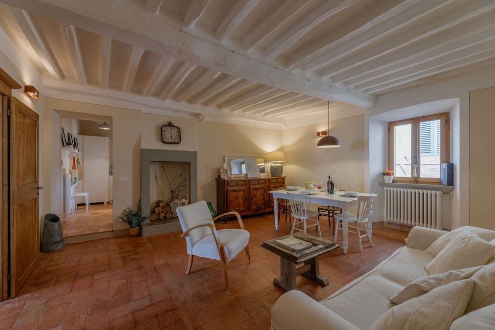 Appartamento Mancini — 4-Star Luxury Hotel in Cortona, Italy