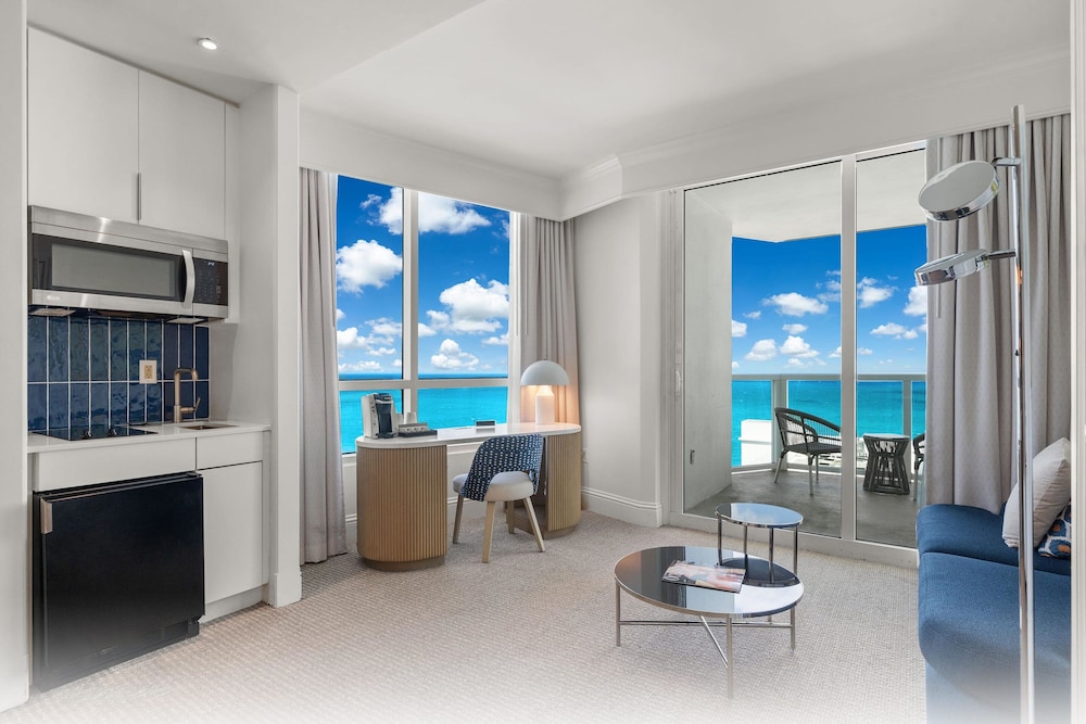 Fontainebleau Miami Beach Private Luxury Suites - photo 156