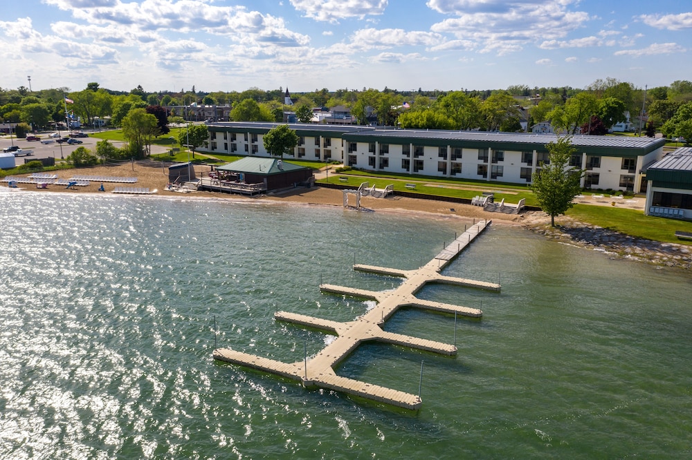 Tawas Bay Beach Resort - photo 61