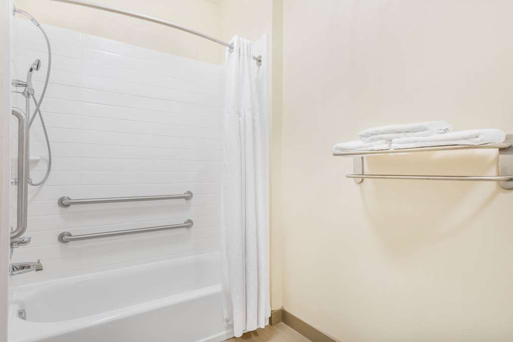 Days Inn & Suites by Wyndham Katy - photo 12