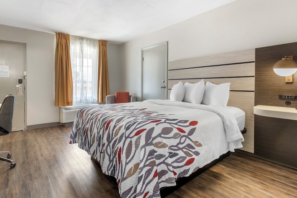Red Roof Inn Dunn - photo 12