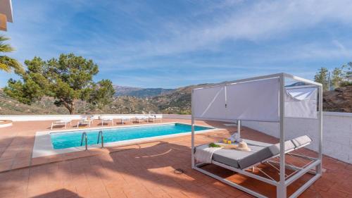 Villa Tres Flores CA3mpeta by Ruralidays — 4-Star Luxury Hotel in Competa, Spain