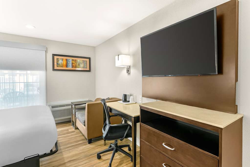 Quality Inn & Suites Sacramento Downtown Area - photo 28