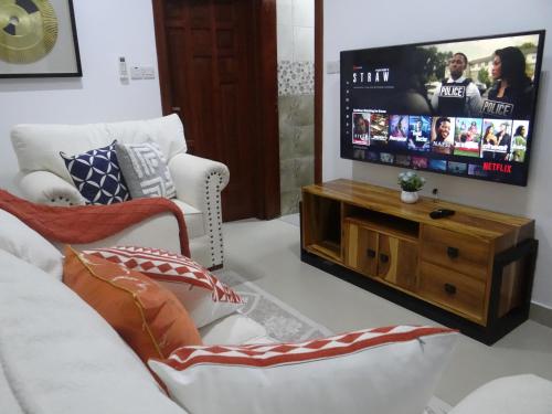 Serene BnB Apt 01 Makongo after Mlimani City — 4-Star Luxury Hotel in Dar Es Salaam, Tanzania