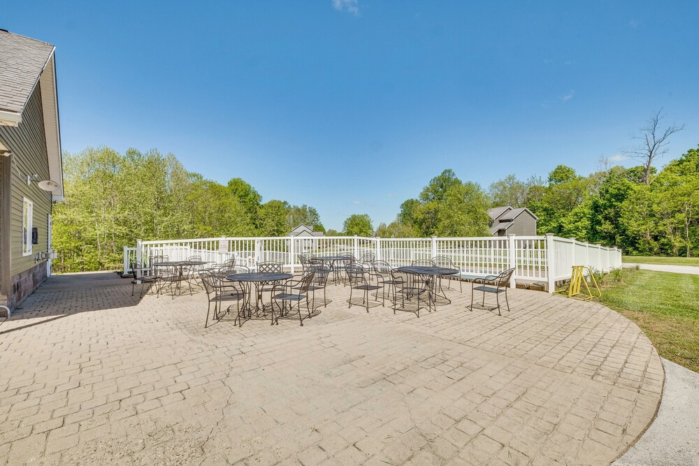 Lake view Kentucky Getaway w Resort Amenities - photo 14