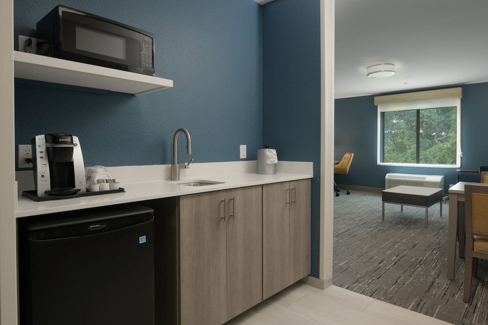 Holiday Inn Express & Suites Williamstown Glassboro by IHG - photo 11