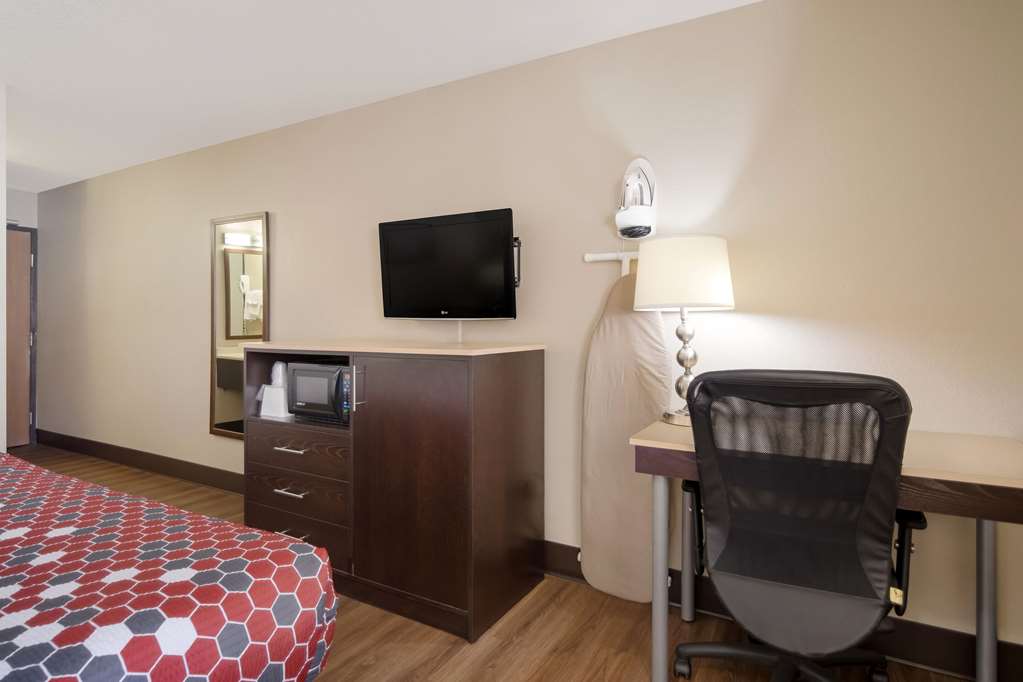 Econo Lodge Grand Forks near University - photo 15