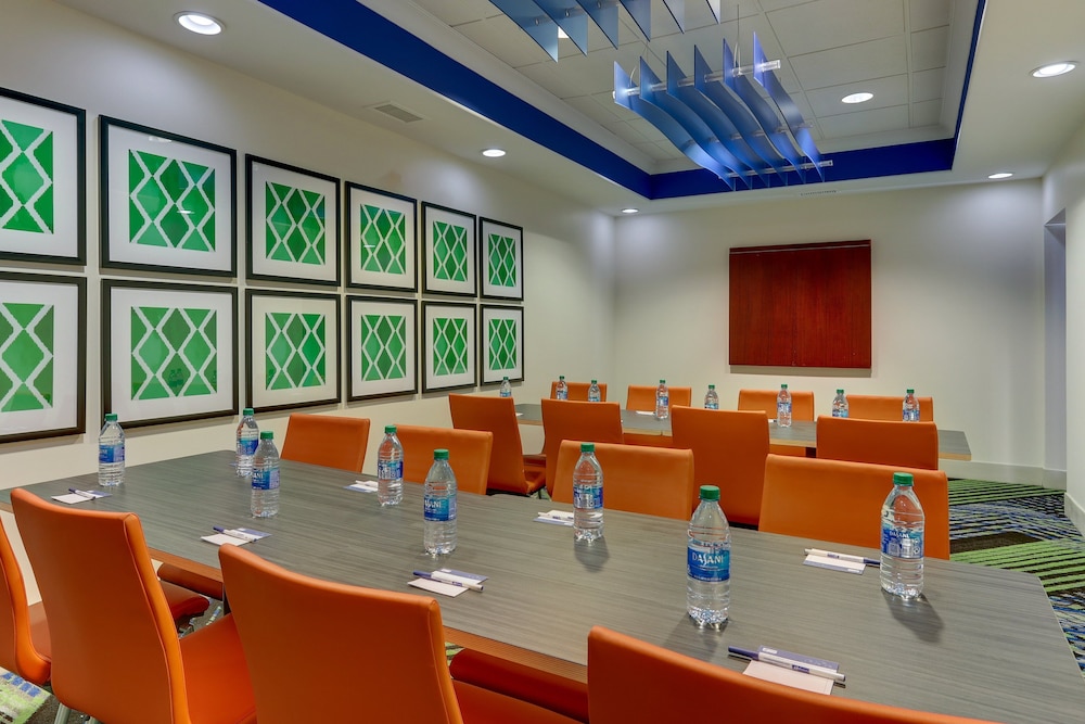 Holiday Inn Express Hotel & Suites Dayton Centerville by IHG - photo 31