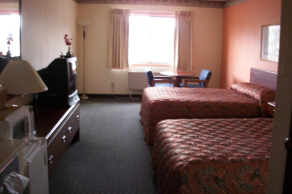 Lodi Valley Suites - photo 17