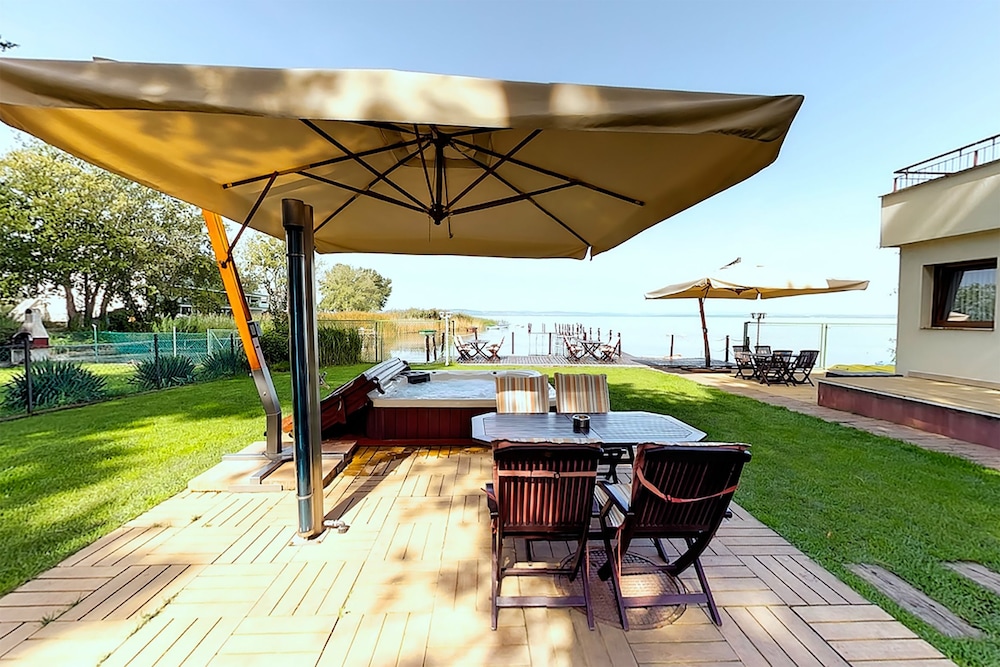 Royal Mediterran Hotel — 4-Star Luxury Hotel in Siofok, Hungary