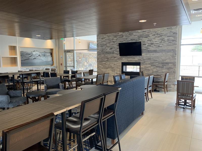 Holiday Inn Express & Suites Denver Aurora Medical Campus - photo 129