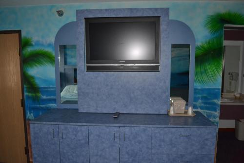 Relax Inn Motel & Suites - photo 21